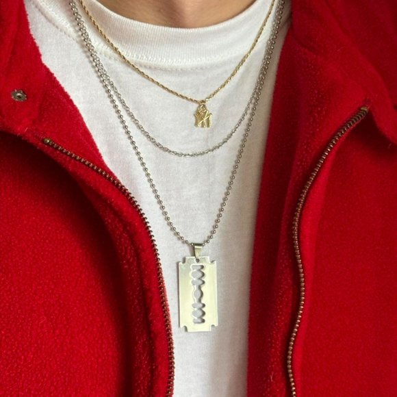 Y2K 2000s silver razor blade pendant chain necklace - Picture 3 of 8
